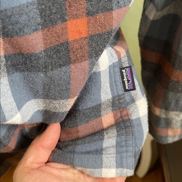 Patagonia Men's Casual Plaid Shirt - Blue and Red - Picture 4 of 9